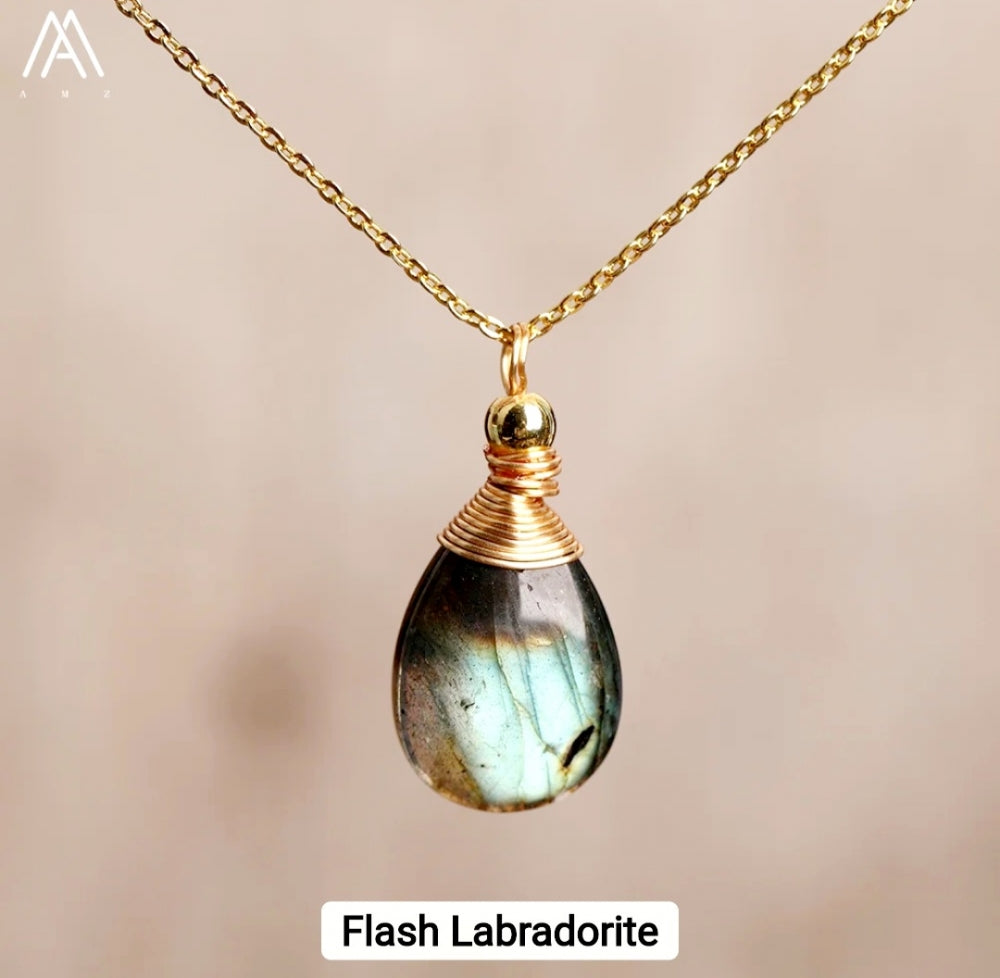 Supervakre AA kvalitet naturlig LABRADORITE DrÅpeanheng Gold plated m/kjede, ca. 25x15mm
