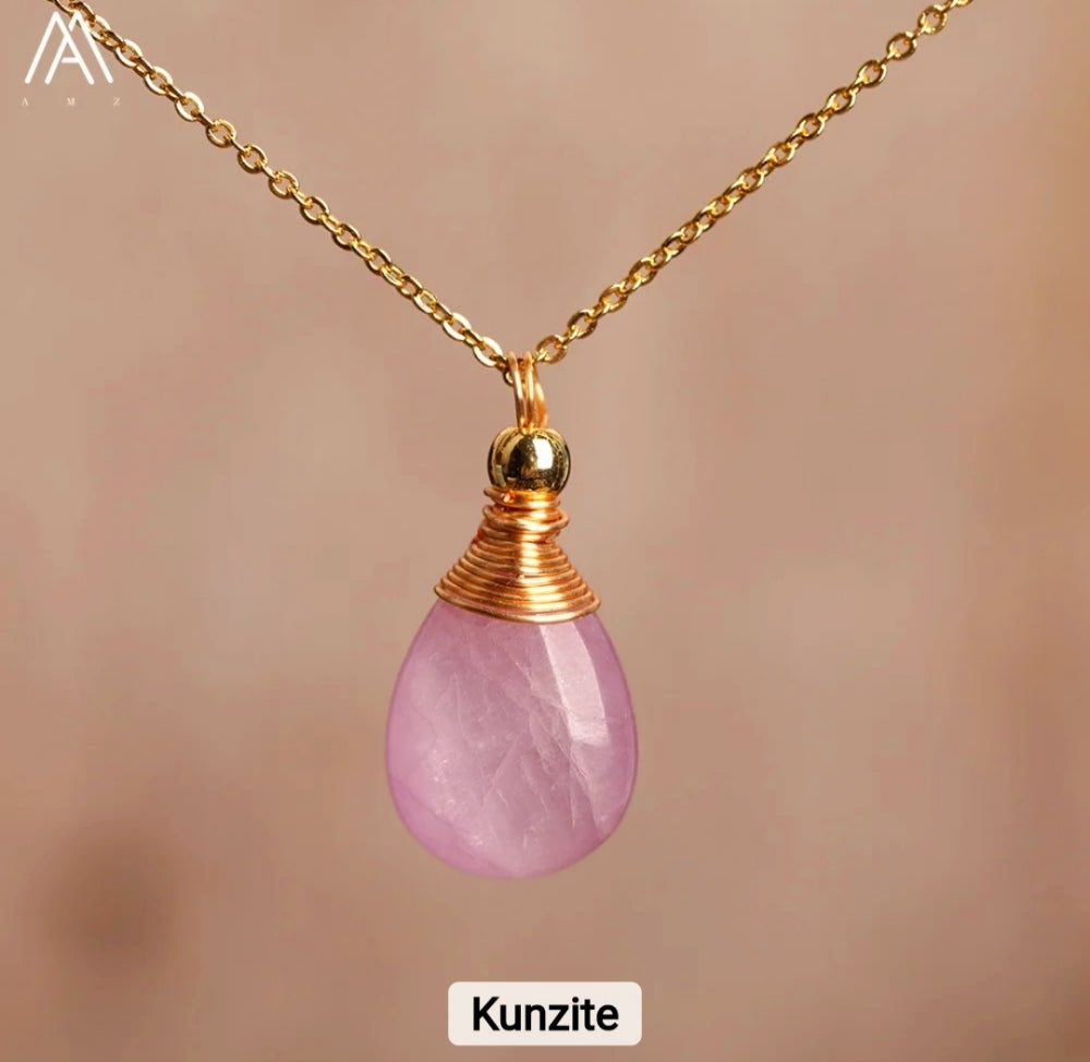 Supervakre AA kvalitet naturlig KUNZITE DrÅpeanheng Gold plated m/kjede, ca. 25x15mm