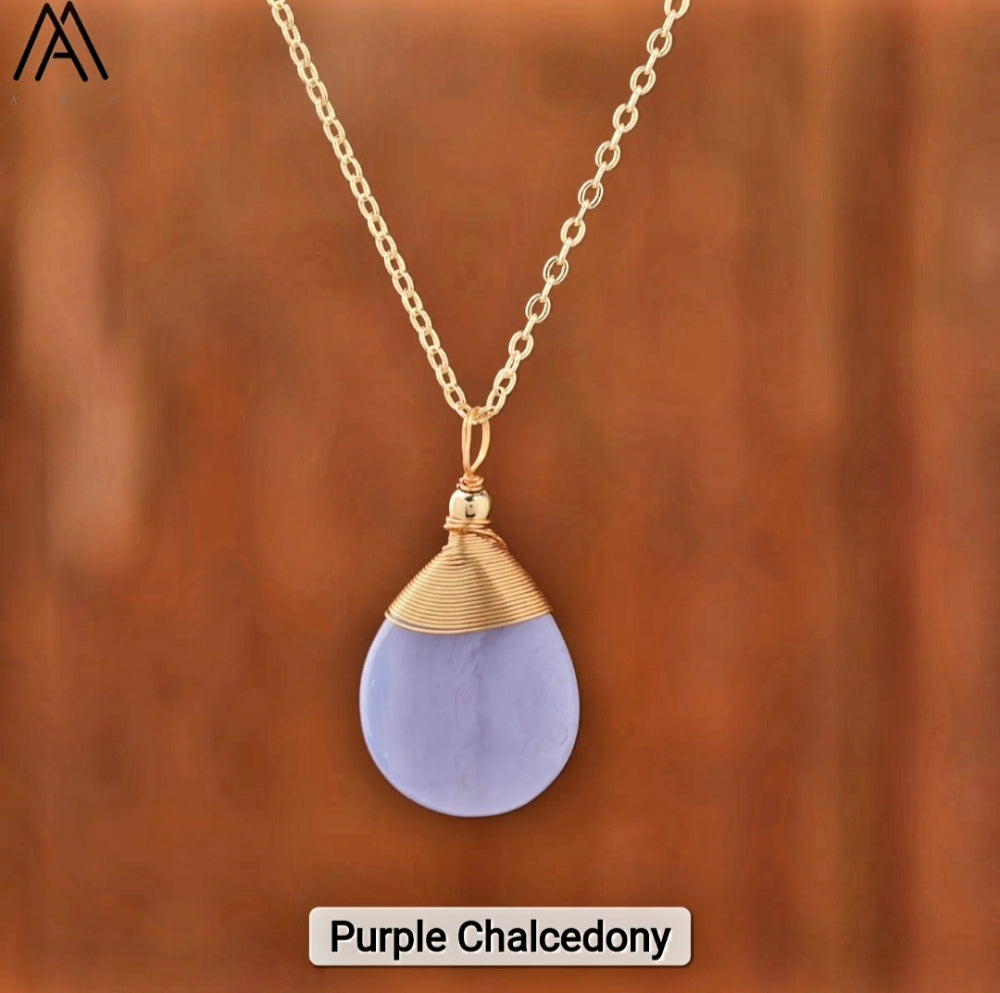 Supervakre AA kvalitet naturlig PURPLE CHALCEDONY DrÅpeanheng Gold plated m/kjede, ca. 25x15mm