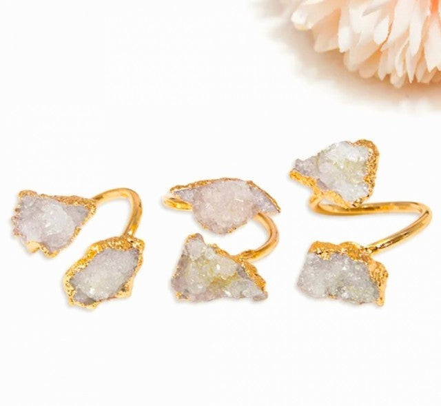 Ny og unik White Quartz Butterfly Wing Ring , Gold Electroplated