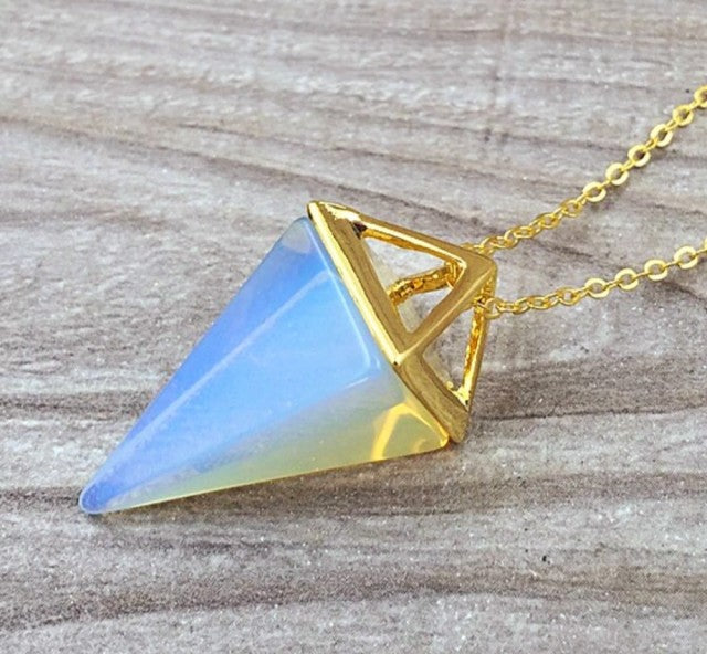 Nytt Opalite triangel pendelanheng med kjede..