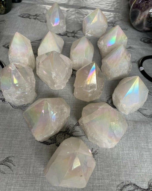 RÅ Point TÅrnkrystaller Hvit Angel Aurakvarts, Medium Large ca. 500gram, 10x8cm