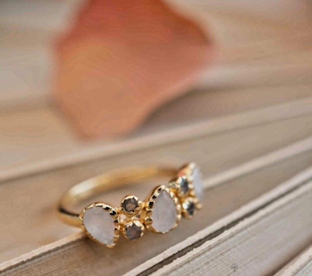 Håndlaget, Designring med Moonstone & Labradorite 18K Gold Electroplated.