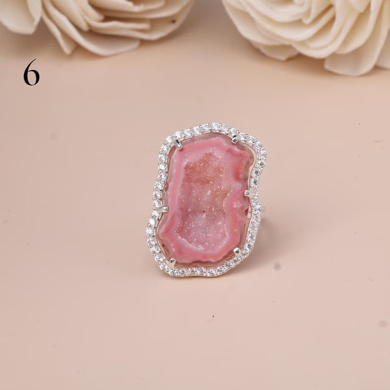 Unike og vakre AGATE Geode Druzy Ring | Sterling Silver, CZ Halo, Adjustable, Geode Size - 26x17mm