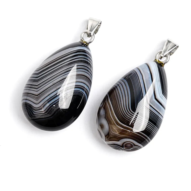 Nye Brazilian AGATE Teardrop - anheng m/ Silverplated Kjede, Black & white - 30mm