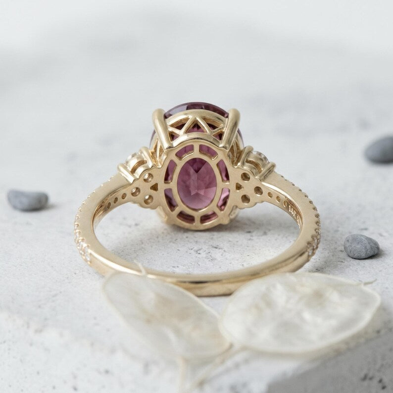 Vakker Art Deco "Solitaire" enstens Purple Ruby 10x12mm Spinell Ring, Gold Vermeil ( 925s Silver )