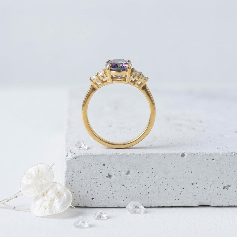 Vakker Art Deco "Solitaire" enstens Mystic Topaz ( Lab Created ) 10x12mm Ring, Gold Vermeil ( 925s Silver )