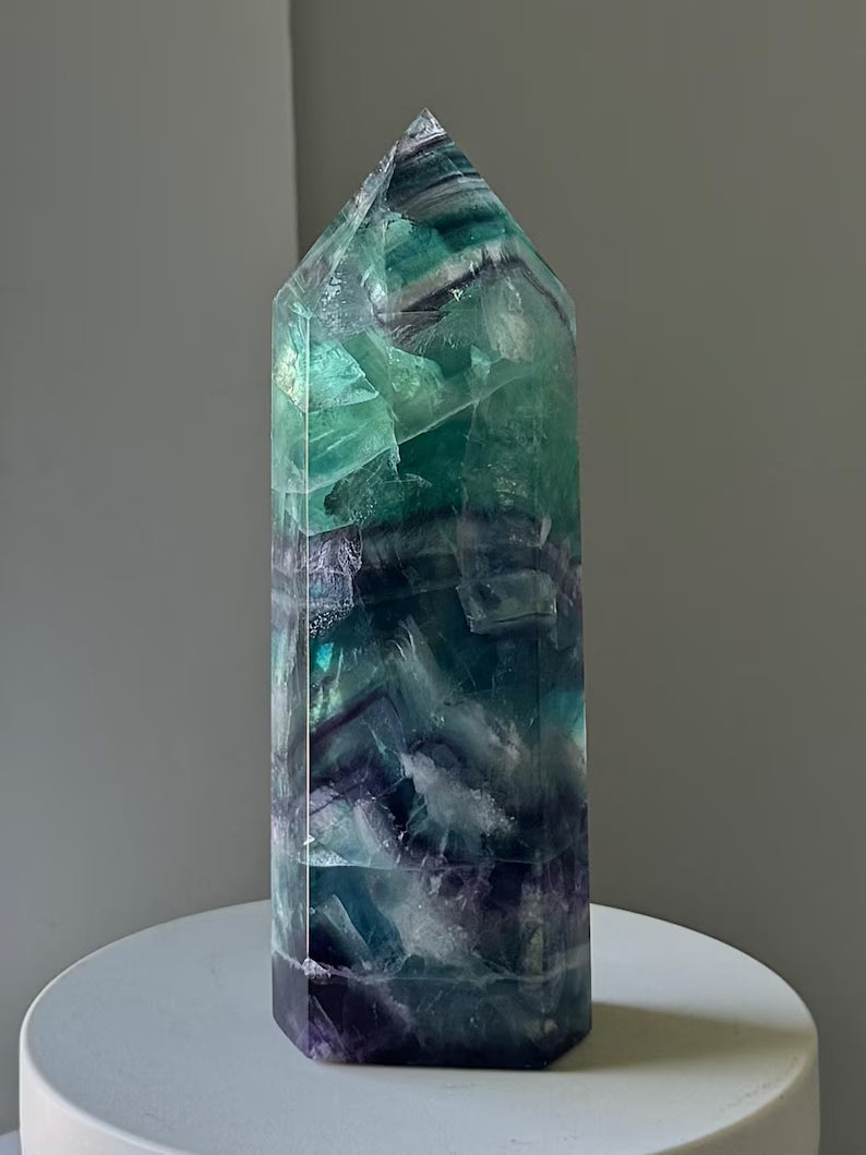 Vakre Fluoritt Regnbue Tårnkrystall, XL - ca. 14 -15cm, 500 - 600gram