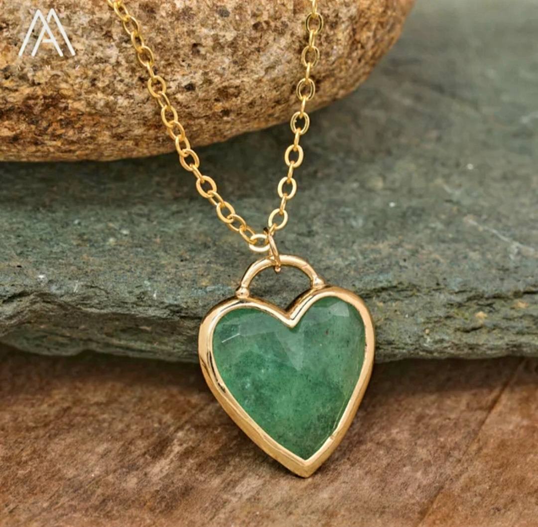 Medium Long Heart 20x20mm Designkjede - GREEN STRAWBERRY QUARTZ, Gold Electroplated