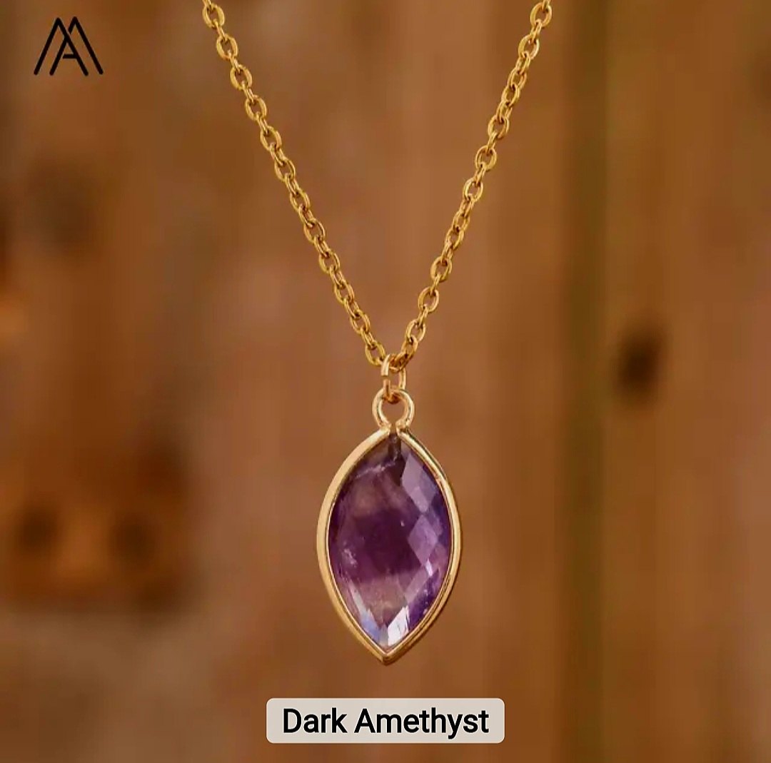 Nytt MICCI Design Oval Stone Kjede, 18K Goldplated, Dark Ametyst