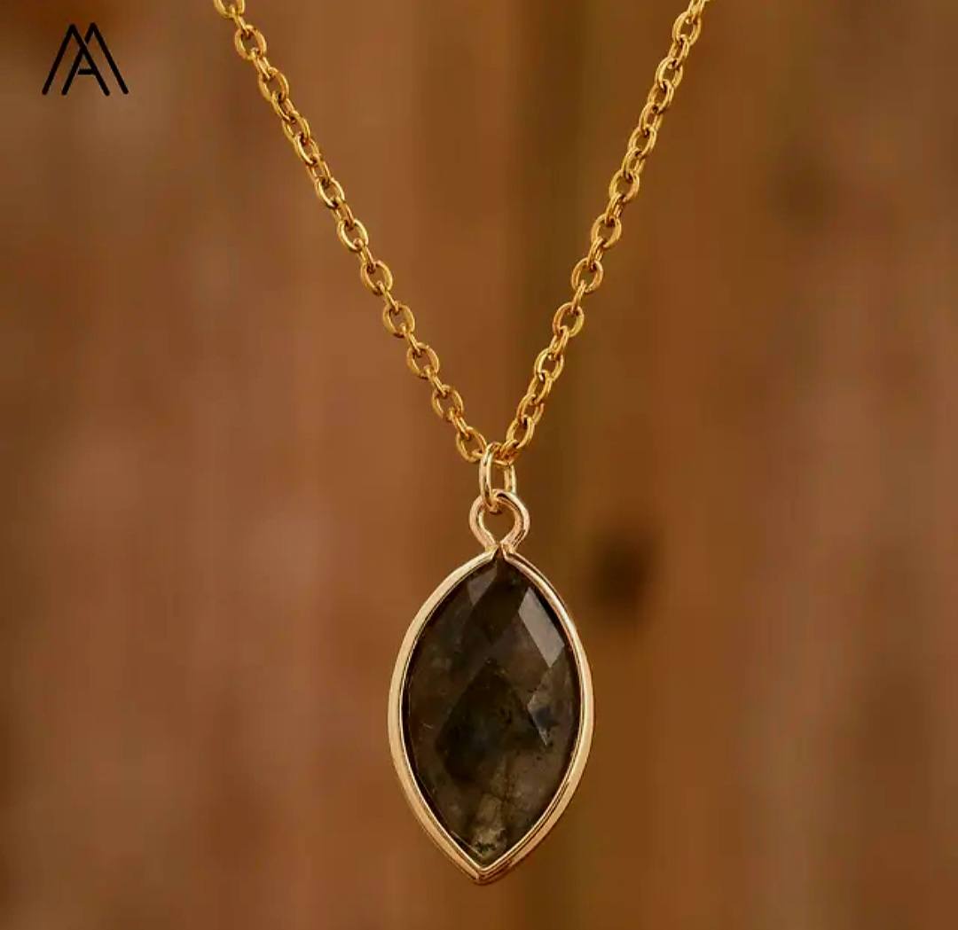 Nytt MICCI Design Oval Stone Kjede, 18K Goldplated, Labradorite