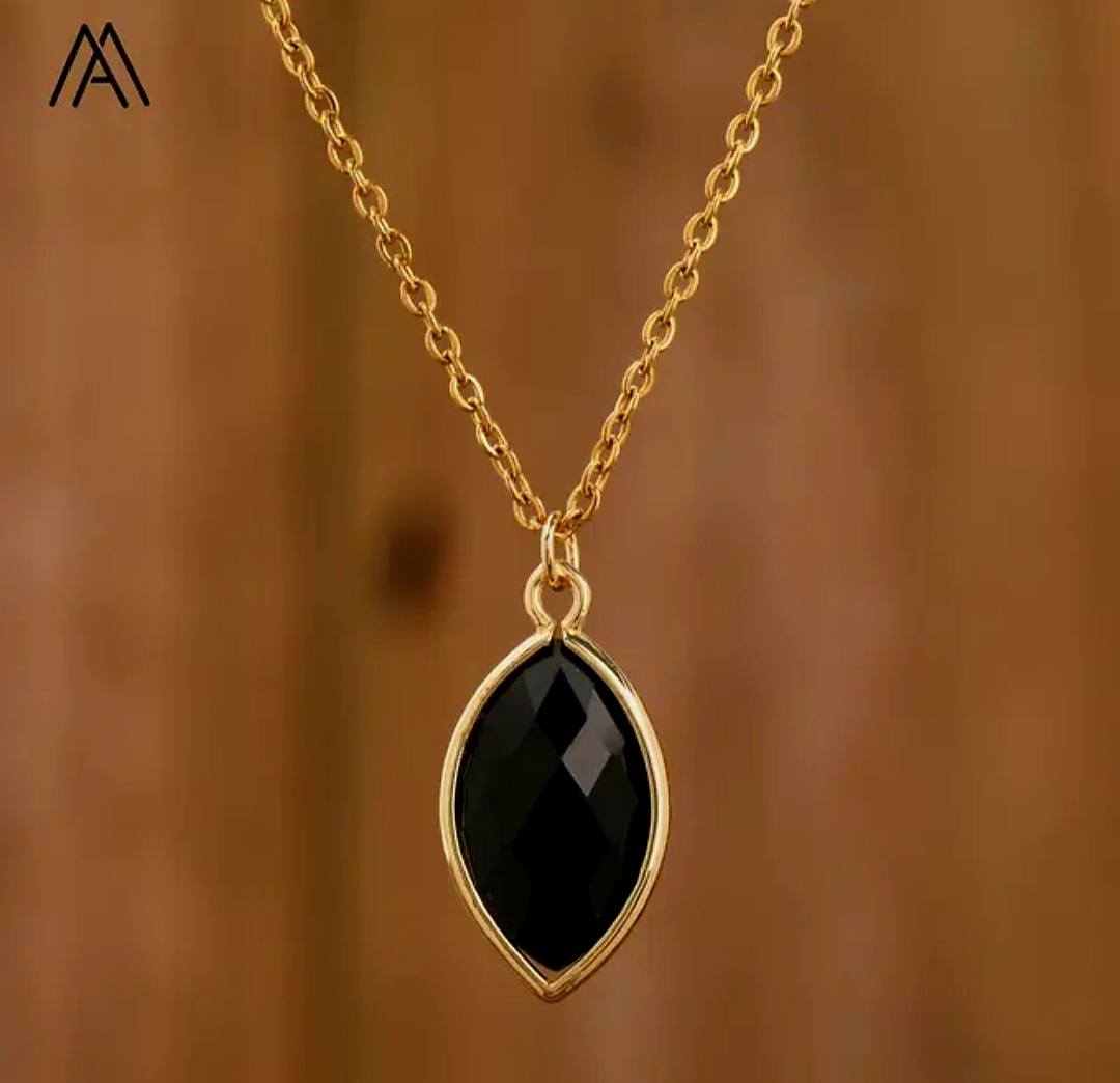 Nytt MICCI Design Oval Stone Kjede, 18K Goldplated, Black Agate