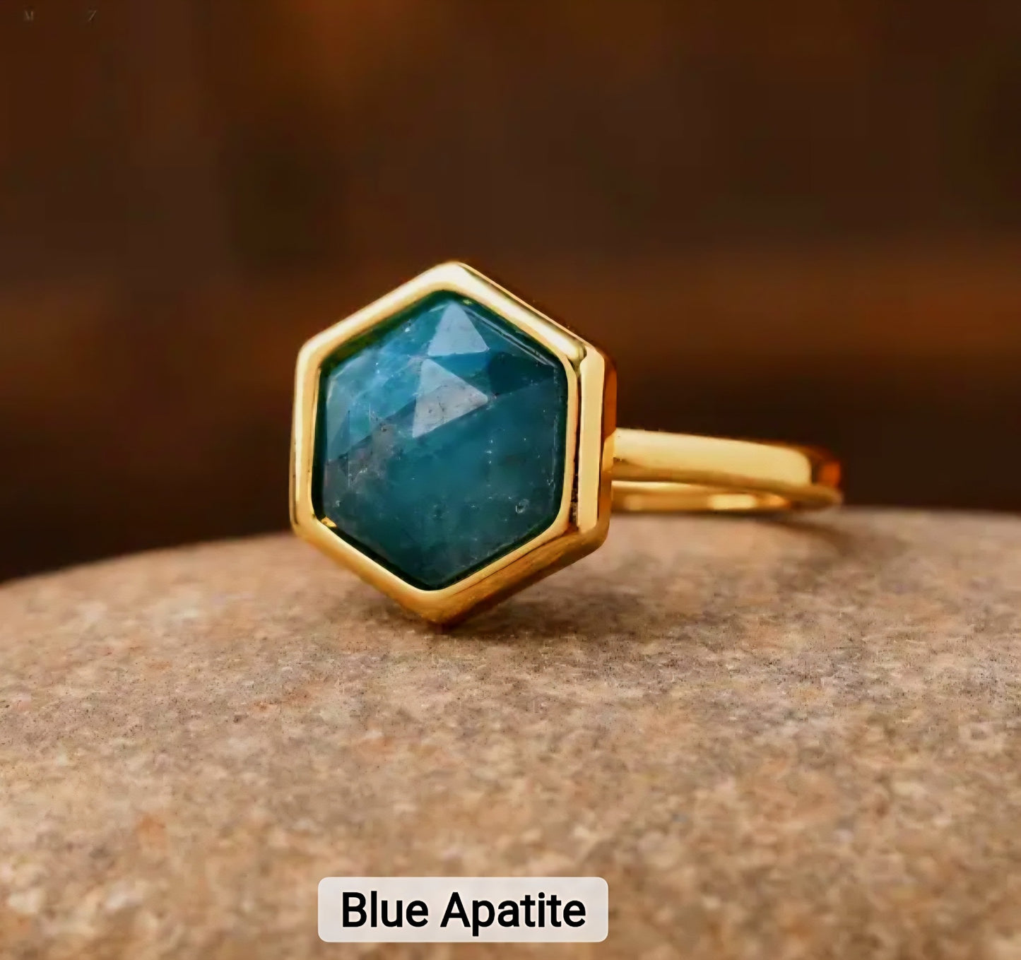Nye MICCI Design Natural Blue Apatite Stone Ring, 18K Goldplated, one size - justerbar, 6 kantet