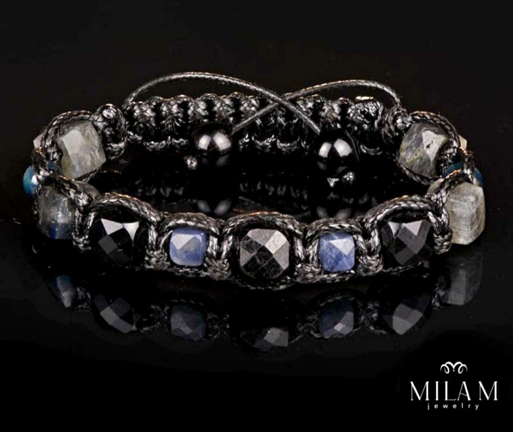 New Design / Trendy og Exclusivt Shambhala ArmbÅnd, Sapphire, Turmaline Cube Flat beads . Labradorite , Kyanite -