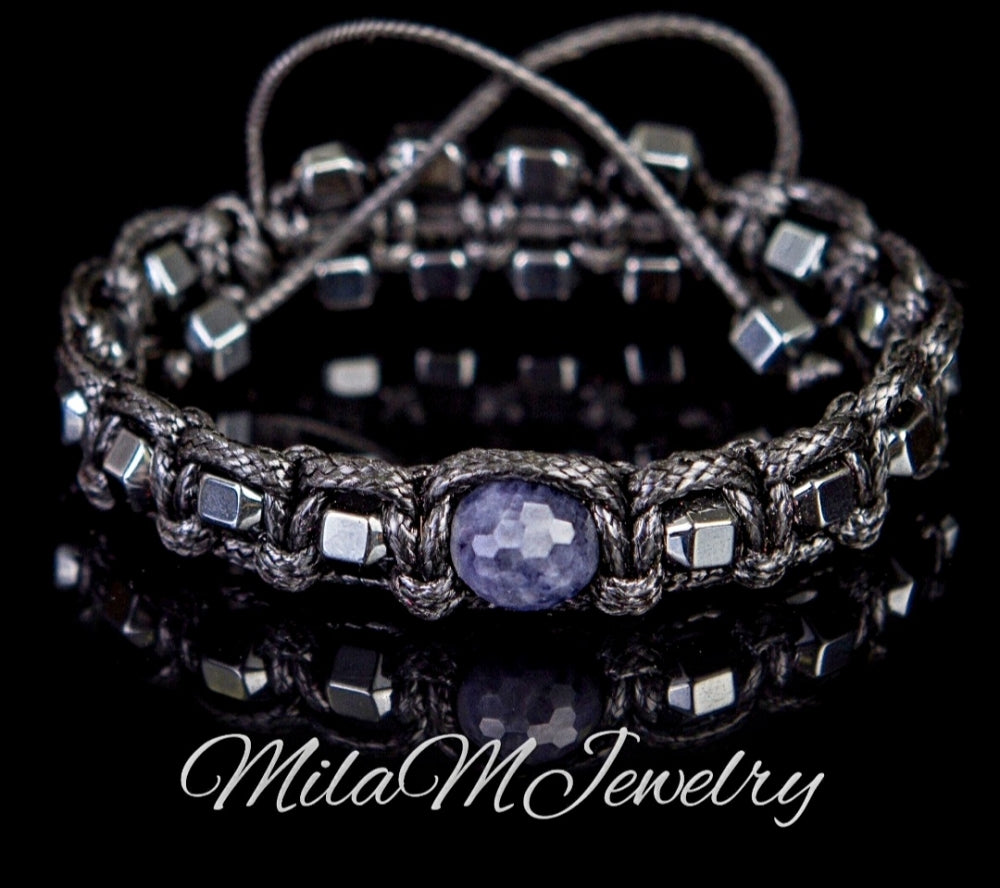 Trendy og Exclusivt Shambhala ArmbÅnd , Raw Blue Sapphire,.Hematite, unisex og justerbare