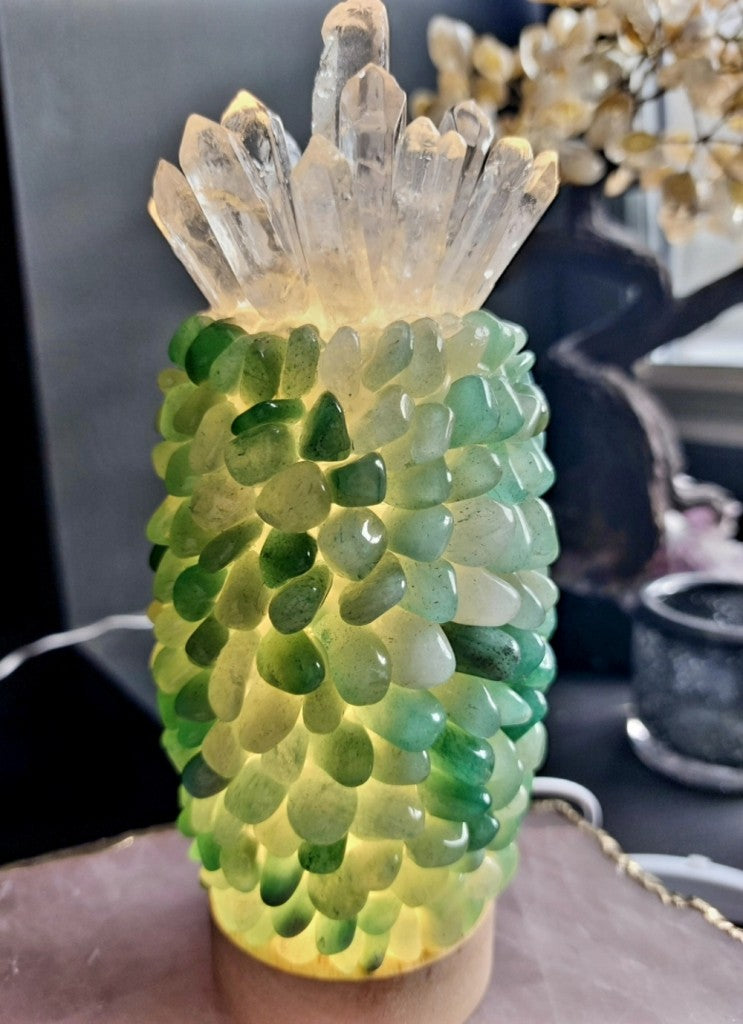 Nyhet / Ny, stor og hÅndlaget " Pineapple " Crystal Green Agate Stone Ledlampe med dekorativ Crystal Top Decor..18x8cm