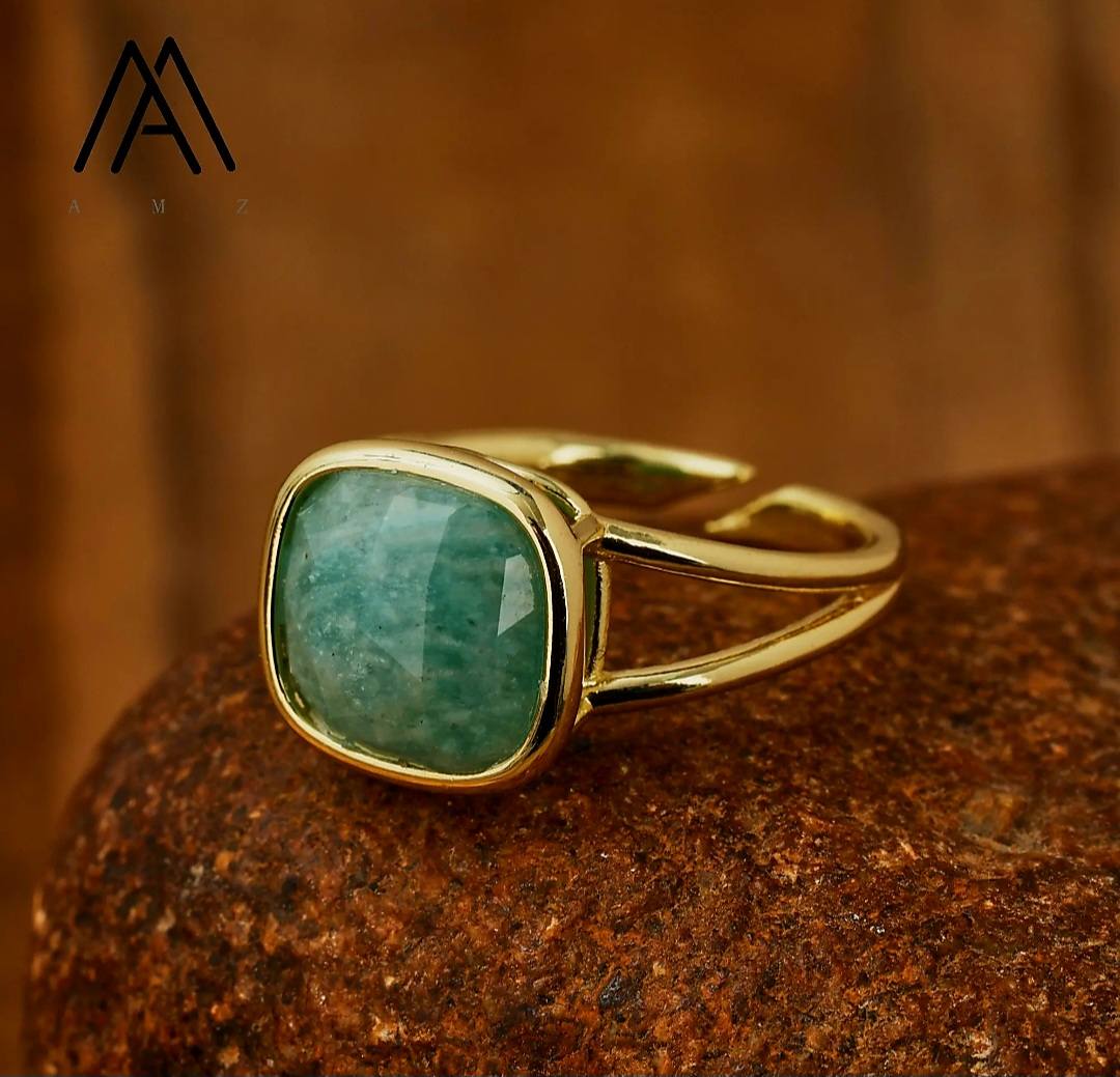 Nye MICCI Design Natural Green Strawberry Stone Ring, 18K Goldplated, one size - justerbar
