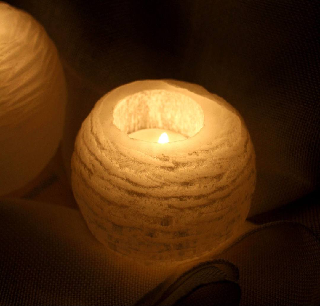 Selenitt Telys dekorasjon , Snowball Design - 8x8cm, 700gram, Medium