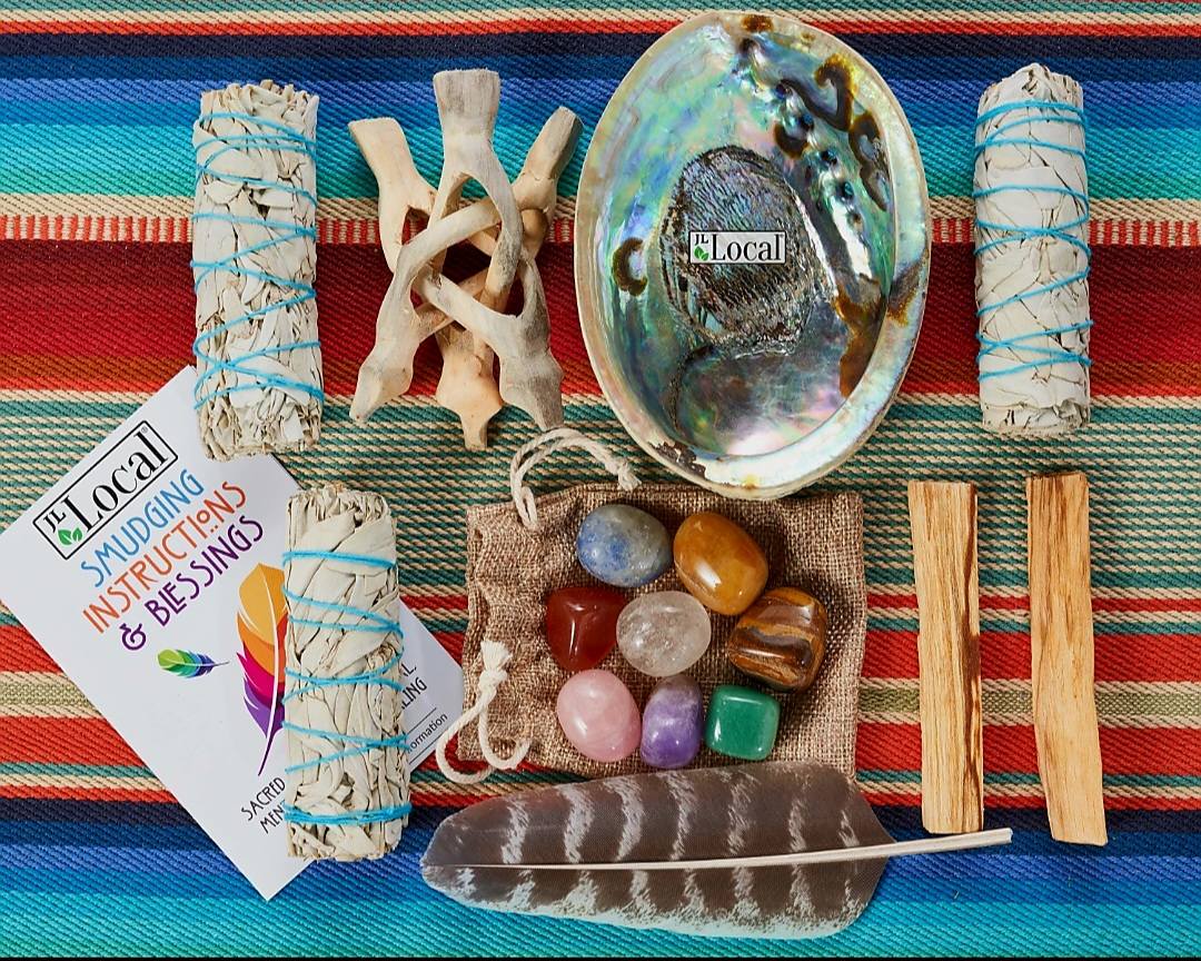 2025 White Sage Premium Smudge Kit + Feather, 3 Sage Bundles, 2 Palo Santo Sticks, Abalone Shell + Stand, 8 Chakra Healing Stones / Crystals For Smudging