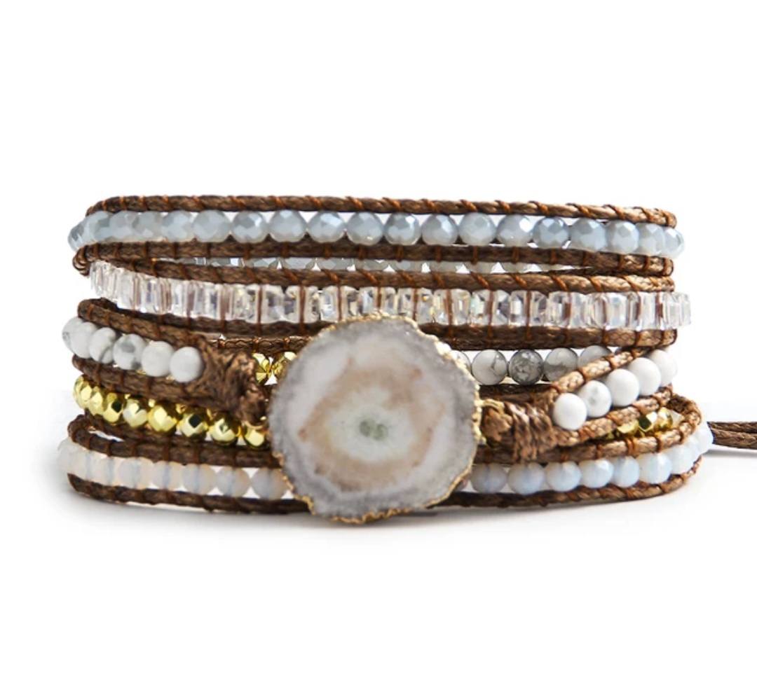 NYHET 2025 ! BOHO WRAP BRACELET 5 rader armbånd med Hvit Solar Quartz