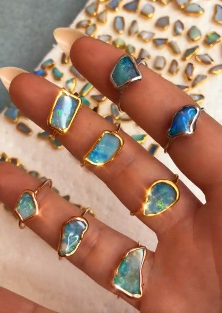 Ny, hÅndlaget rustik Australian 7 - 11mm OPAL Ring , gull, rosegull, sølv electroformed kobber