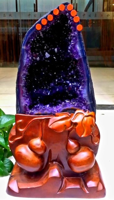 Supervakker AAA High Quality Uruguay Ametyst Geode Size 53 * 21cm, weight 23.3kg, including base