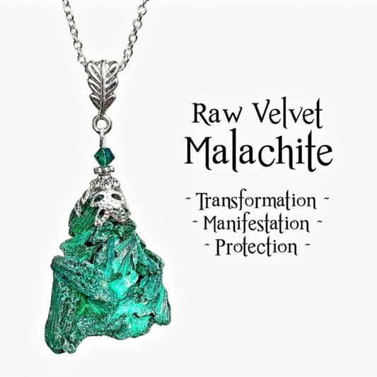 Nye, hÅndlagede Velvet Malakitt Stone ( Transformation,  Manifistation, Protection ) Anheng m/kjede