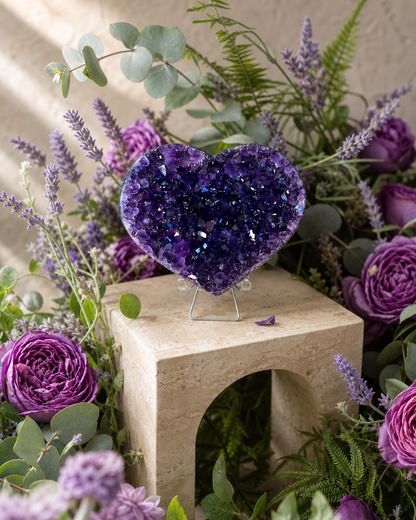 Månedens Utvalgte / Uruguay Amethyst & Blue Agate Stone Heart, Unique Piece, HST0205, 650gram - 14x12.5cm m/stand
