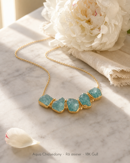 Nytt, vakkert Cila Designkjede i Raw 5 stone Aqua Chalsedony , 18K Goldplated