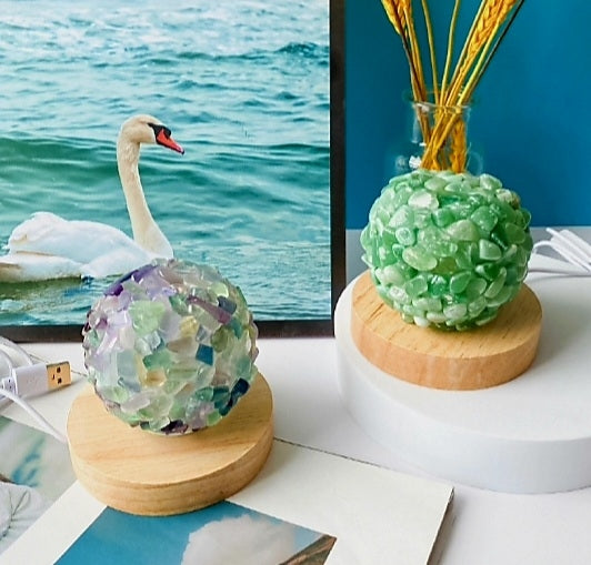 Ny grønn Aventurine Sphere Ledlampe med trebase og usb, ca. 9-10cm