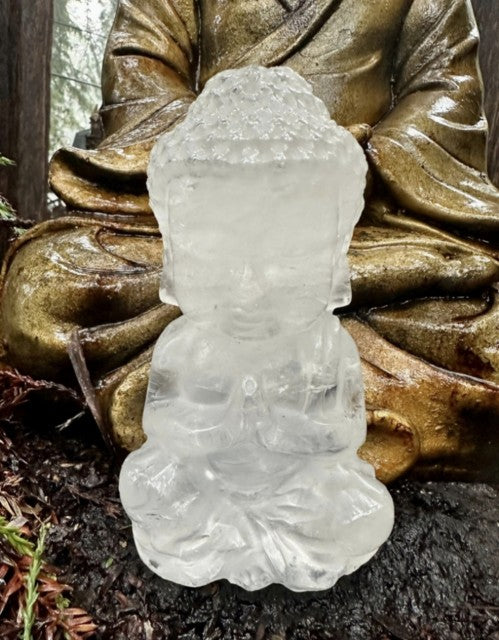 Vakker, hÅndlaget Buddha 10cm Clear Quartz inkl led trebase m/usb, medium