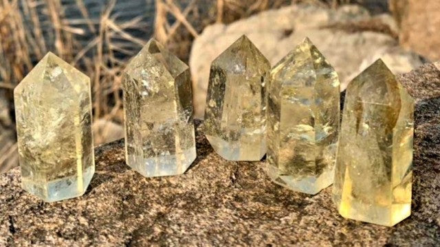 Vakre Citrine ( Heated ) TÅrnkrystaller ( 5 - 6cm  )