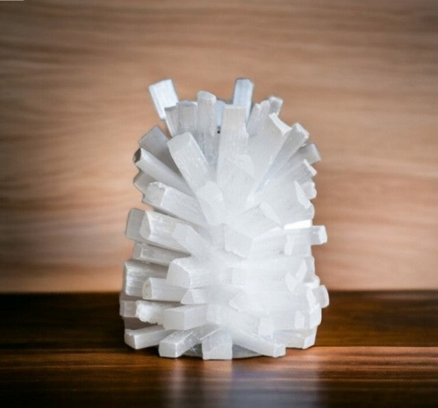 Vakker hÅndlaget Selenite Lysestake, ca. 13cm høye