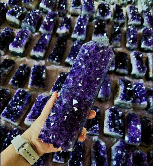Kampanje / Uruguay & Brazilian Ametyst Geode - Agate Tower, 1000  - 1200 gram, 20cm