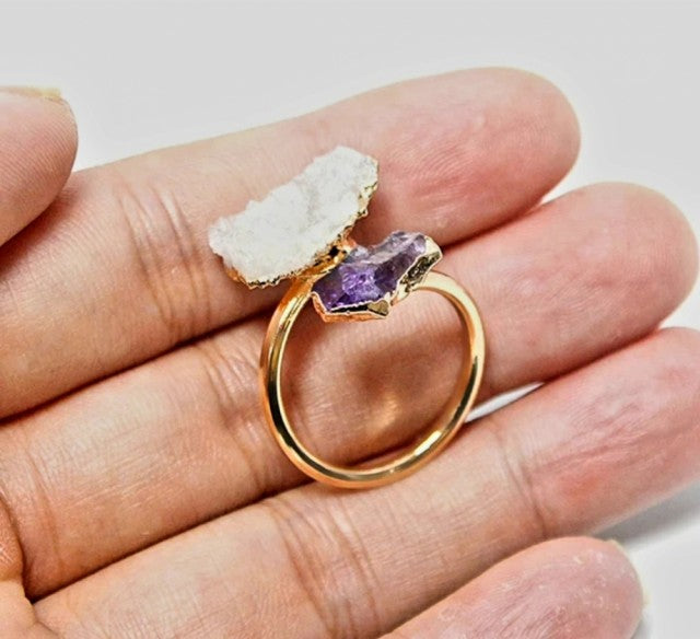 Nye og unike Two Stone - White Quartz & Raw Ametyst  Design Ringer, Gold Electroplated