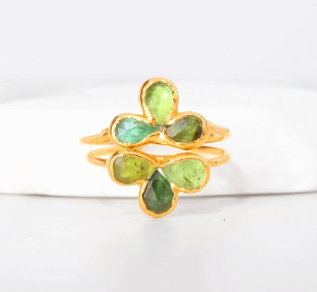 Ny, hÅndlaget rustik Green Fleur Turmaline Triple Stone Ring, 24k Gold Electroplated