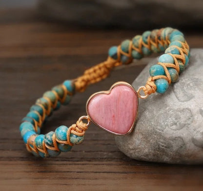 Enkle og vakre Chambhala 2 rader armbÅnd m/ Hjerteformet Rhodocrosite sten og smÅ turkise stener ( justerbart )