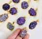 Vakre Ametyst Flower 24k Gold electroplated anheng ca. 30x35mm størrelse med kjede fra Brasil.