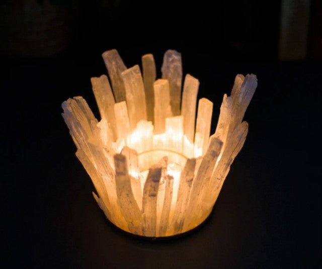 Selenitt Telys dekorasjon med glass i vannfalldesign, HVIT 13.5x13.5x10cm