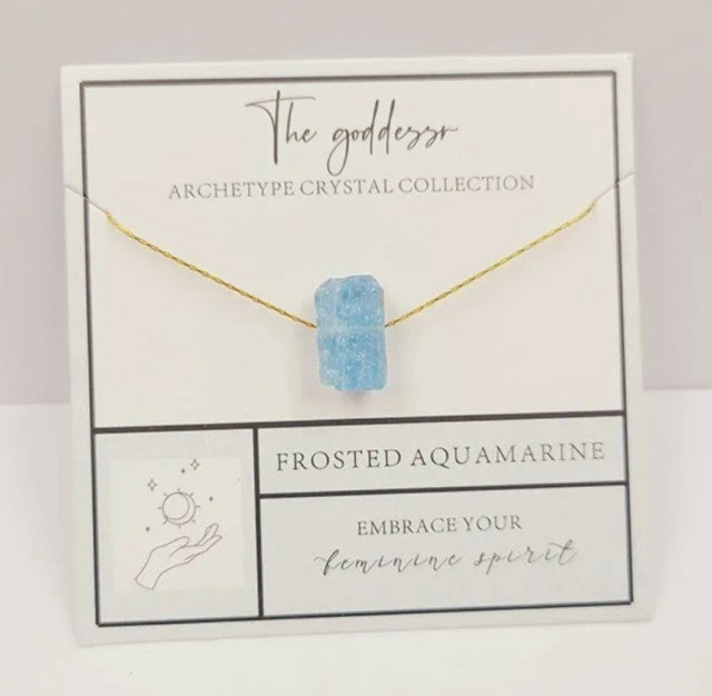 Vakkert og enkelt Birthstone Gold Designkjede m/RÅsten - Aquamarine - Tynt kjede, 8 - 13mm rÅstener