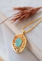 Nytt, vakkert Krystallkjede i et lekkert og Trendy Medallion Design med Aqua Calcedony, |18 Gold Filled.