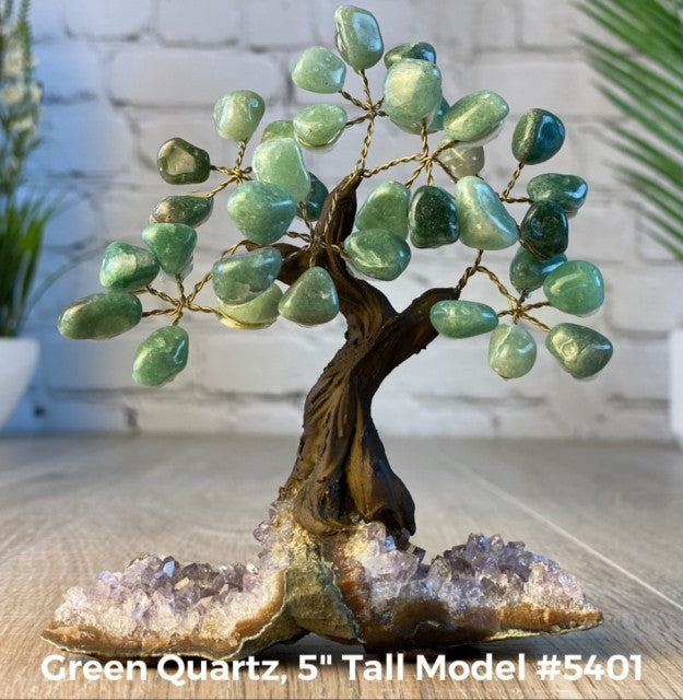 Vakre og eksklusive Feng Shui - Bonsai Lykketrær m/ ekte krystaller og Ametyst Clusterfot, ca. 12cm høy, Grønn Aventurin