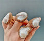 Nye, vakre og unike Pearl Shell GemStone Ringer, Gold Electroplated - justerbare