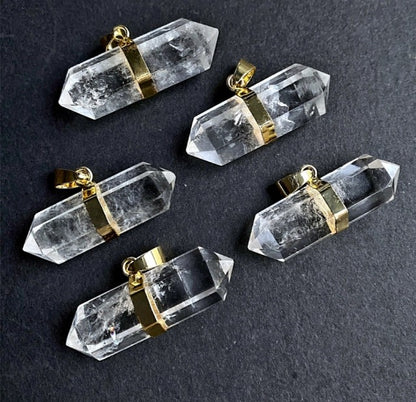 Nye, dobbelt terminert Clear Quartz anheng med kjede , Gold Electroplated