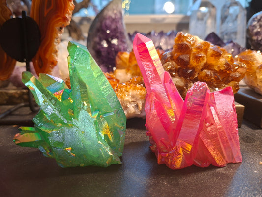 Superflotte og unike Aura Quartz Clustre, 140gram, 2 stk ( Grønn og Pink )