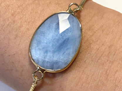 Nye MICCI Design Petit Armbånd, Gold Electroplated m/justerbar lenke, oval sten - Aquamarine