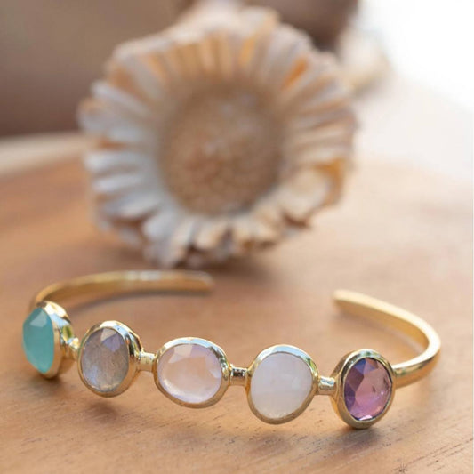 CILA " Jaste " Design Armbånd w/ Ametyst, Moonstone, Rose Quartz, Labradorite, Aqua Chalsedony, 5 Stone Design, Gold Electroplated