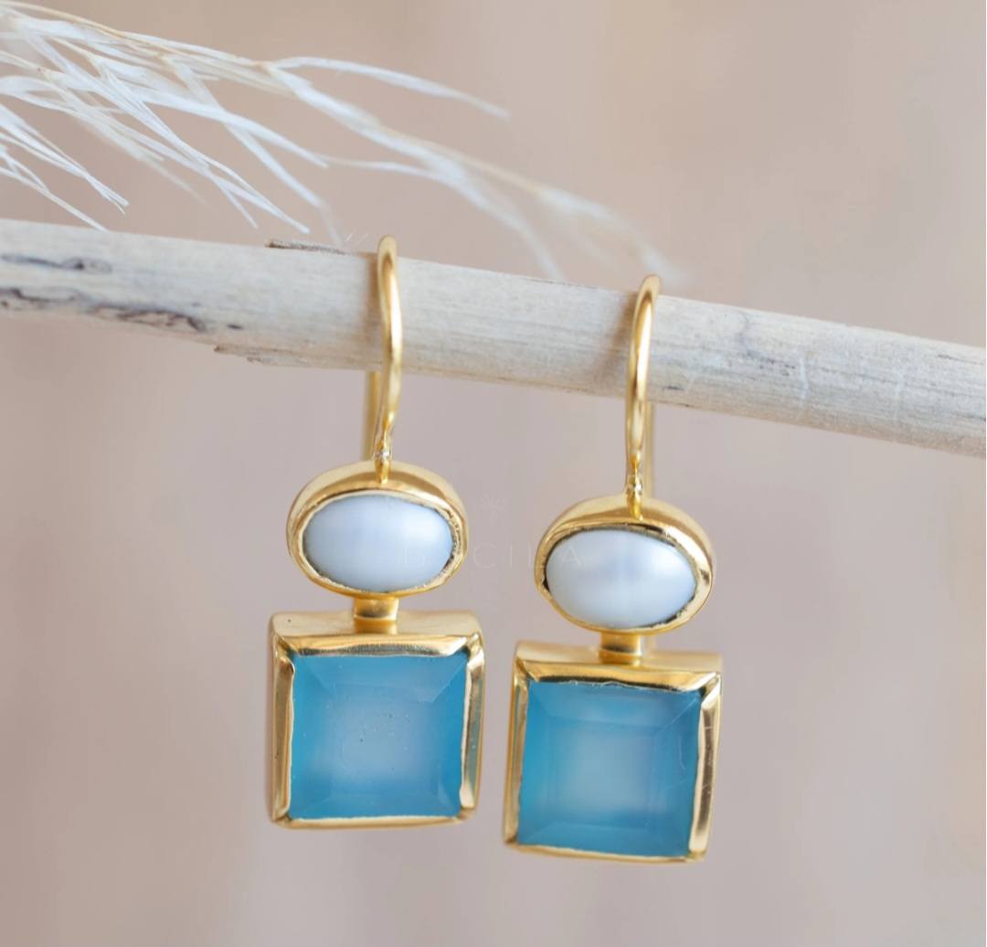 CILA " FABY " Earrings w/ Chalsedony & Pearl , 18K Goldplated