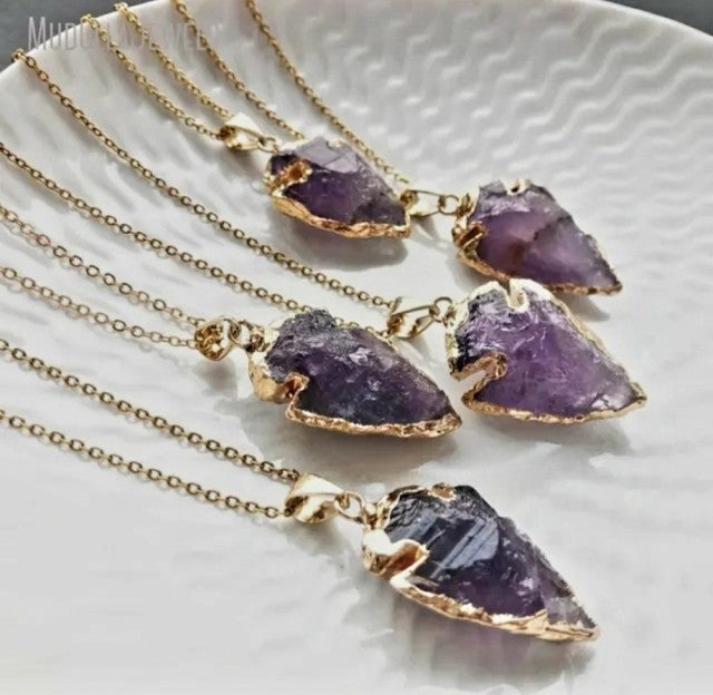 Mudulla Bohemian Raw Amethyst Arrowhead anheng m/kjede , Gold Electroplated