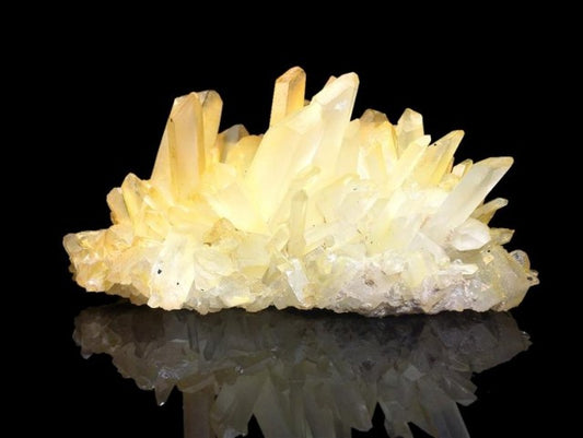 Aura Kvarts Cluster , Gul , 335 gram , 12x7,5c6cm